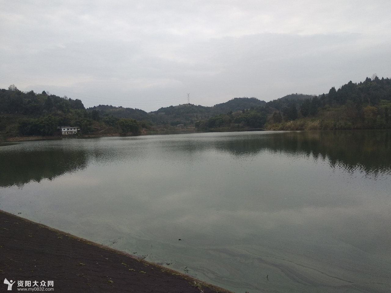 户外休闲滴水岩水库