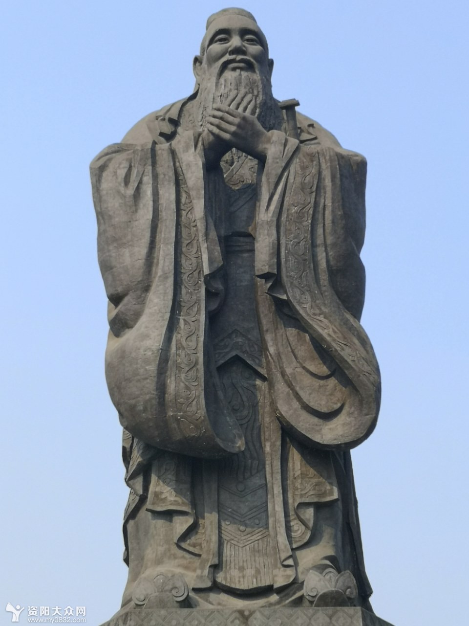 隆昌古宇湖孔子塑像图片