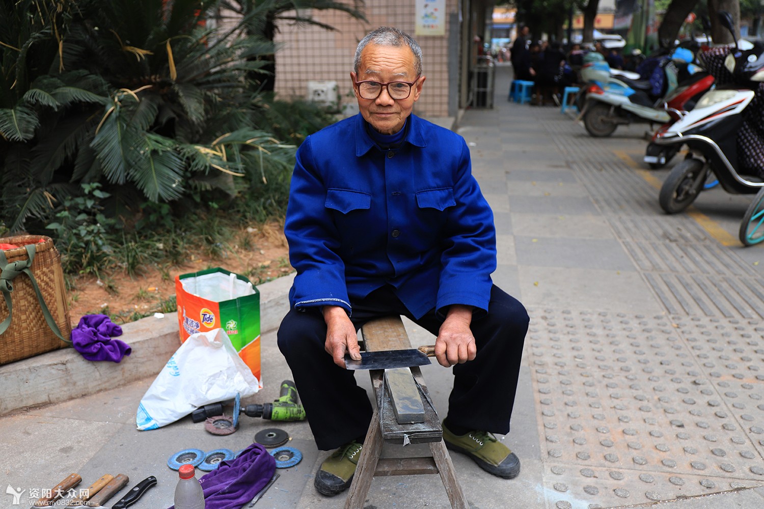 【资阳手艺人】磨刀匠的吆喝声,你还记得吗?